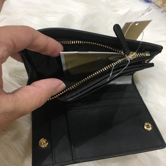 New Michael Kors wallet - Picture 5 of 8